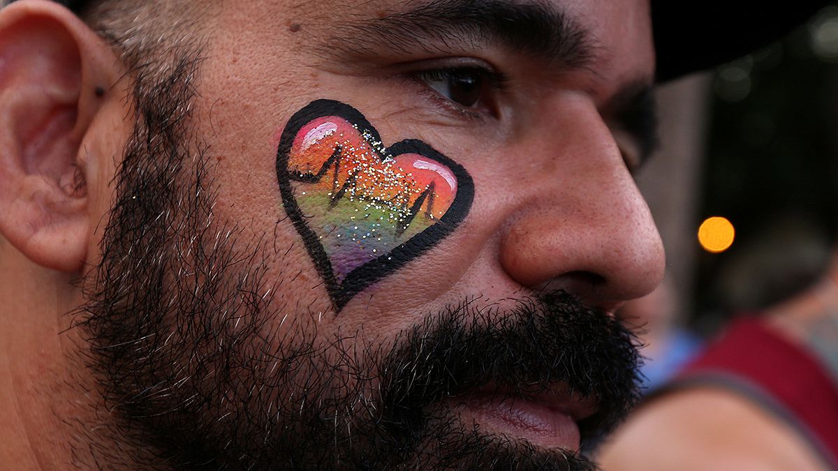 Sunset vigil held for victims of Orlando massacre