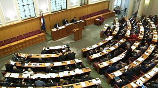 Croatia lawmakers vote to dissolve parliament amid political crisis