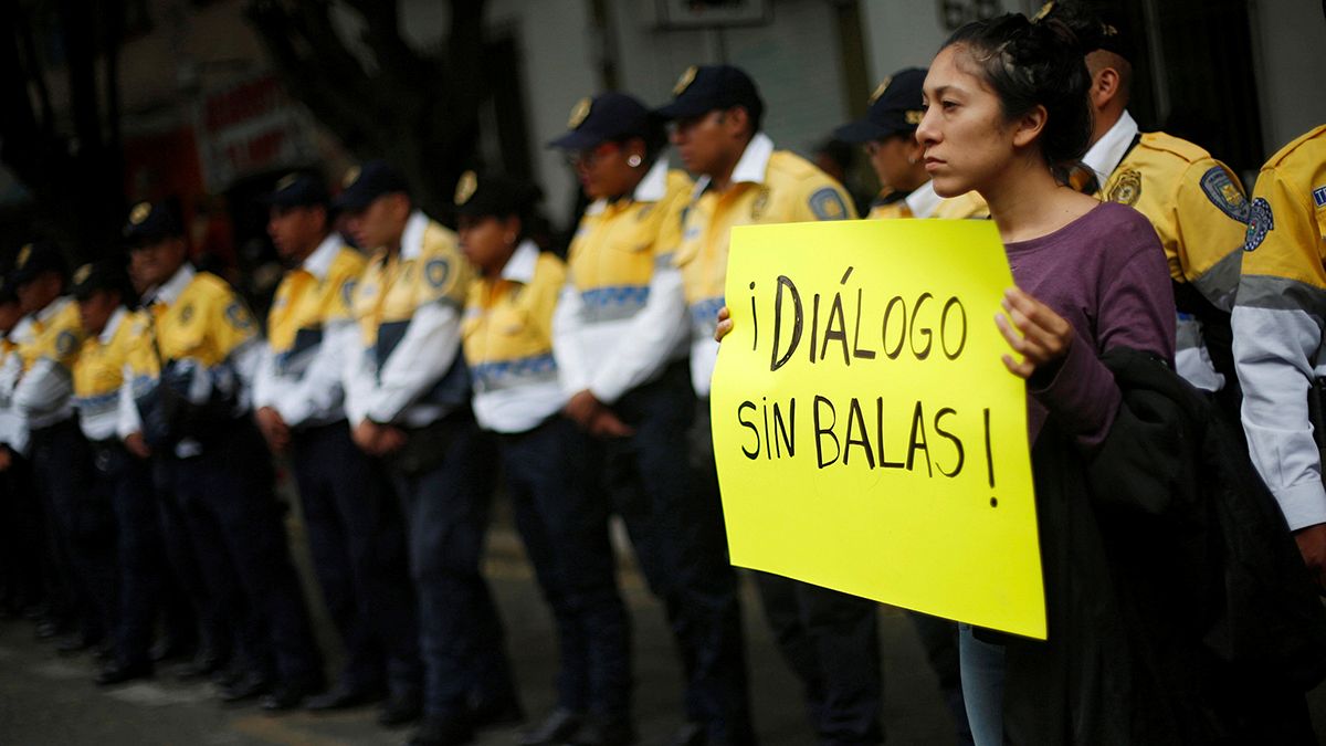 تظاهرات معلمان در مکزیک ادامه دارد