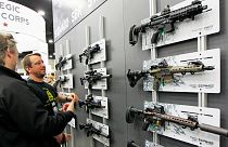 مجلس الشيوخ الأمريكي يرفض مقترحات لتشديد الإجراءات المتعلقة بشراء الأسلحة.