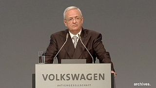 Die VW-Hauptversammlung wird heiß: Anzeige gegen Vorstände, Konzernchef Müller 
zweifelt am Diesel