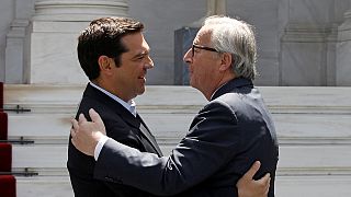 Juncker felicita a Grecia: "Va por buen camino"