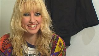 Ladyhawke volta com "Wild Things"