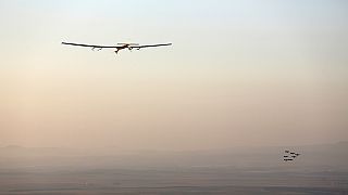 هواپیمای قاره پیمای خورشیدی در اسپانیا فرود آمد
