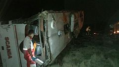 دست‌کم ۱۹ کشته در سانحه واژگونی اتوبوس سربازان در نی‌ریز فارس