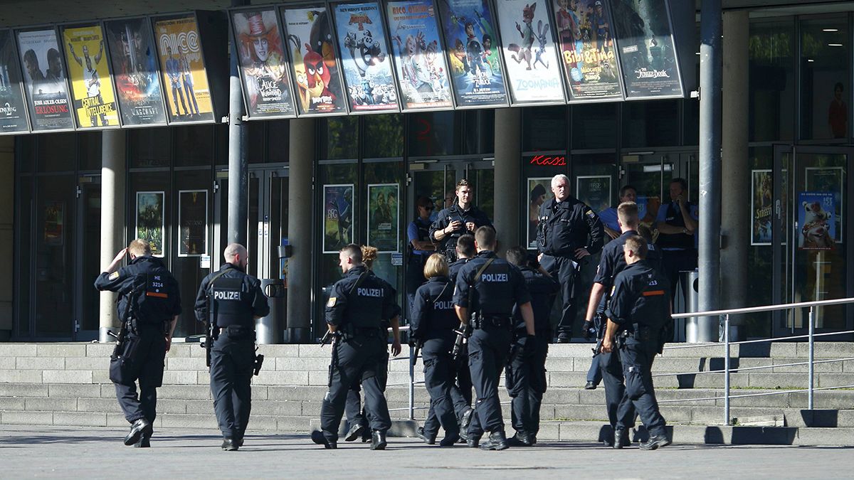 Нападение на кинотеатр в Фирнхайме: злоумышленник застрелен, никто не пострадал
