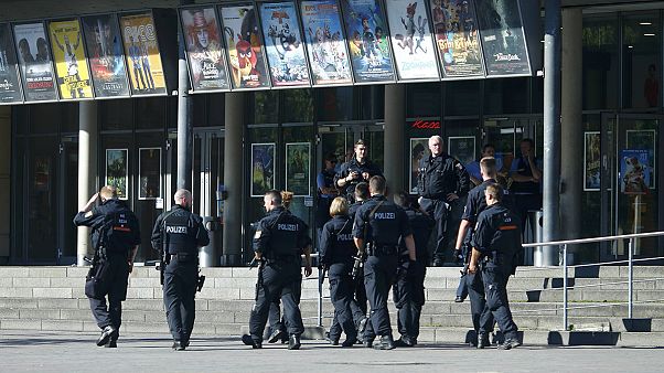 Geiselnahme in Kino im südhessischen Viernheim - Täter erschossen Geiselnahme in Kino im südhessischen Viernheim - Täter erschossen