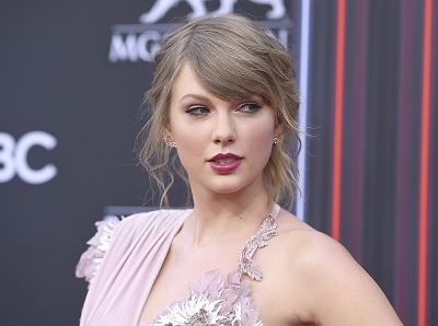 Taylor Swift arrives at the Billboard Music Awards on May 20, 2018.