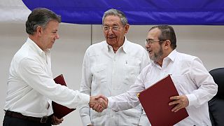 FARC assinam trégua definitiva em Havana