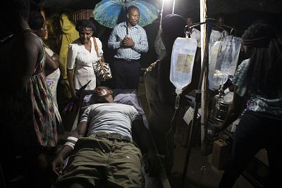 People injured in the earthquake are treated at the general hospital in Port de Paix, Haiti on October 2018.