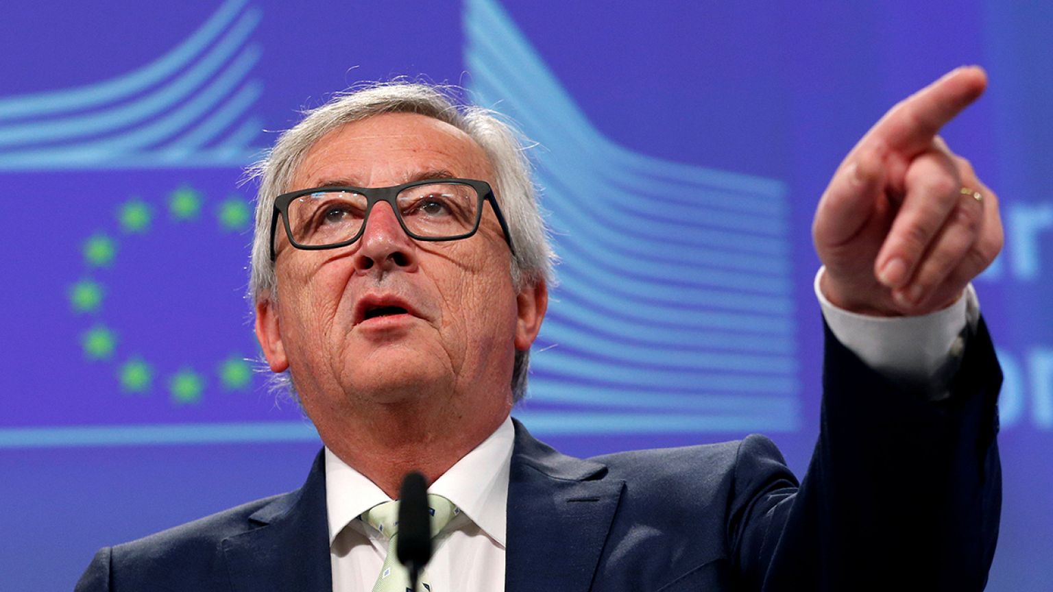 Juncker: "Regno Unito fuori dall'Europa al più presto"