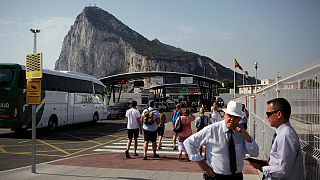 Tras el Sí al 'brexit', España espera ver pronto su bandera ondeando en Gibraltar