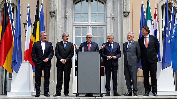 EU foreign ministers demand quick divorce from Britain EU foreign ministers demand quick divorce from Britain