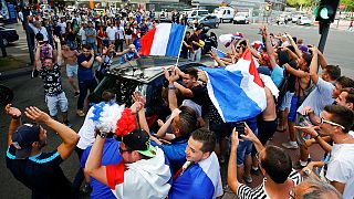 Explosión de alegría en Lyon tras la victoria de Francia sobre Irlanda