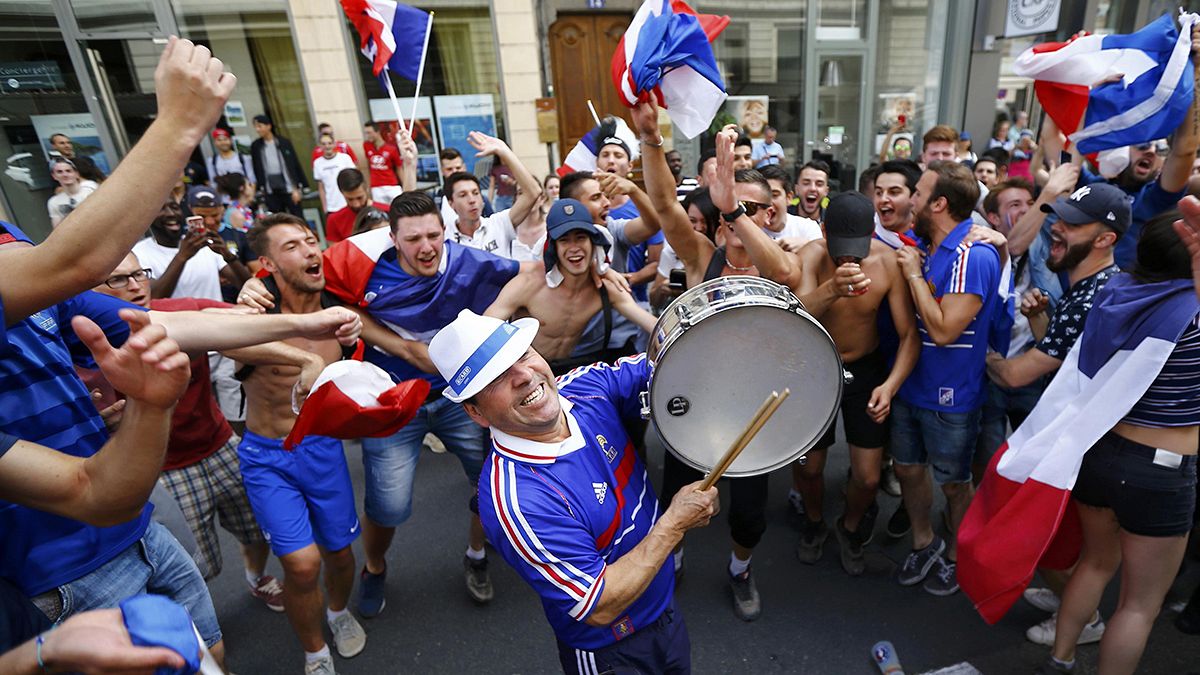 Euro 2016: la festa dei tifosi francesi (e di quelli irlandesi)
