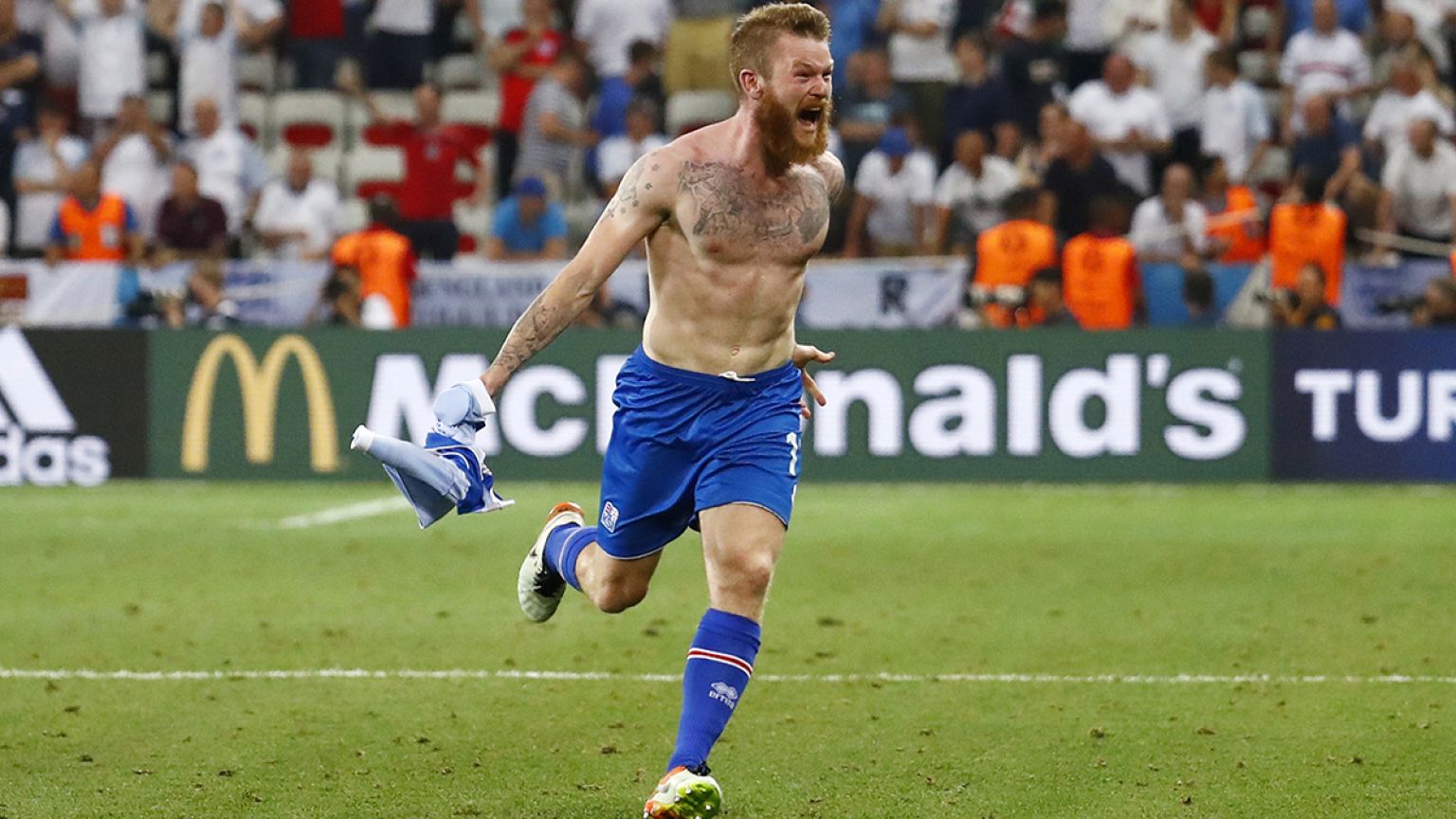 Euro 2016: Η Ισλανδία ψήφισε...Brexit και «παραίτησε» τον Χόγκσον - Μεγάλη πρόκριση της Ιταλίας