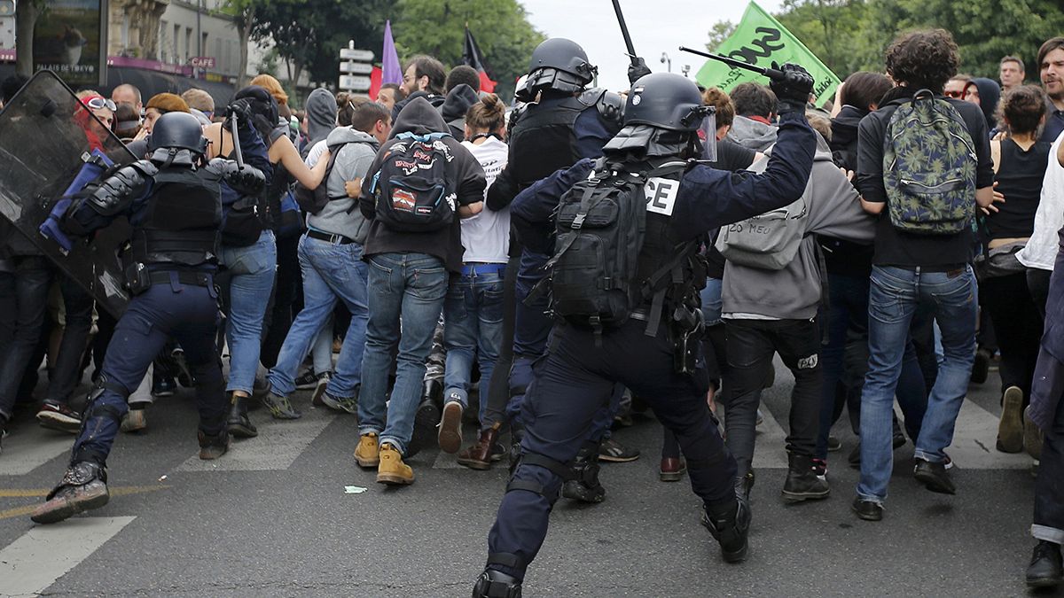 Francia: más de 80 detenidos en la undécima jornada de protestas contra la reforma laboral