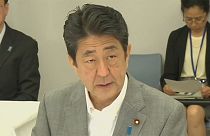 Японский премьер призывает ЦБ принять меры против последствий "брексита"