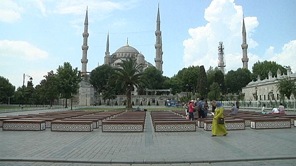 Το Κρεμλίνο αίρει το τουριστικό εμπάργκο στην Τουρκία Το Κρεμλίνο αίρει το τουριστικό εμπάργκο στην Τουρκία