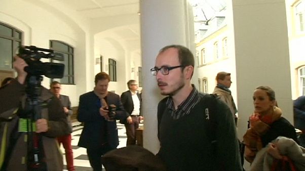 Инициаторы "люксликс" осуждены, но подадут на апелляцию Инициаторы "люксликс" осуждены, но подадут на апелляцию
