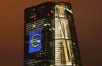 Euro Bölgesi'nde enflasyon ilk kez pozitif