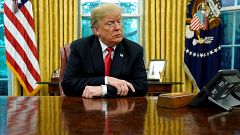 Image: U.S. President Trump speaks to reporters in the Oval Office at the W
