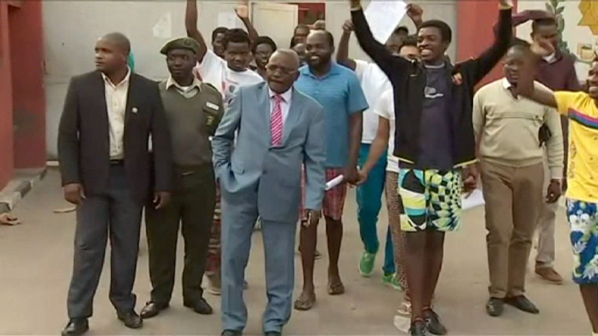 گروهی از مخالفان دولت آنگولا از زندان به حصر خانگی منتقل شدند