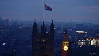 Brexit sonucu Westminster'ı karıştırdı