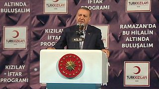 Erdogan: "cittadinanza turca ai profughi siriani"