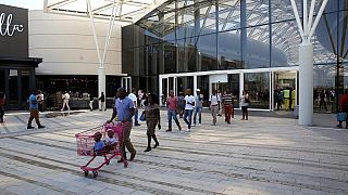 Fusillade meurtrière devant un centre commercial en Afrique du Sud