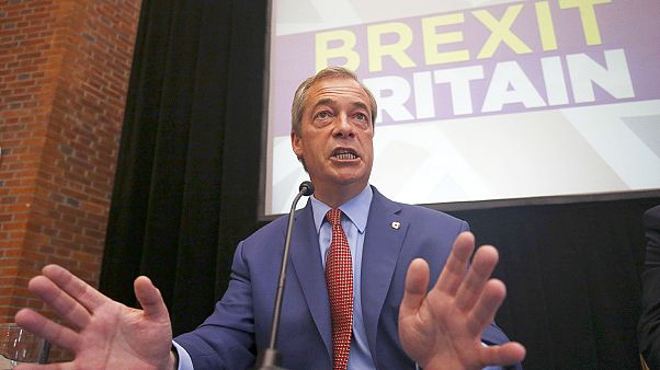 Найджел Фараж уходит с поста лидера UKIP, но продолжит евроборьбу Найджел Фараж уходит с поста лидера UKIP, но продолжит евроборьбу