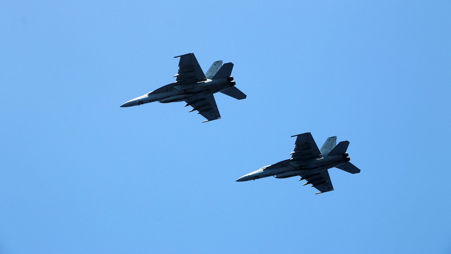 Laute Knalle 8.000m über der Schweiz: Kampfjets fangen El-Al-Flug ab