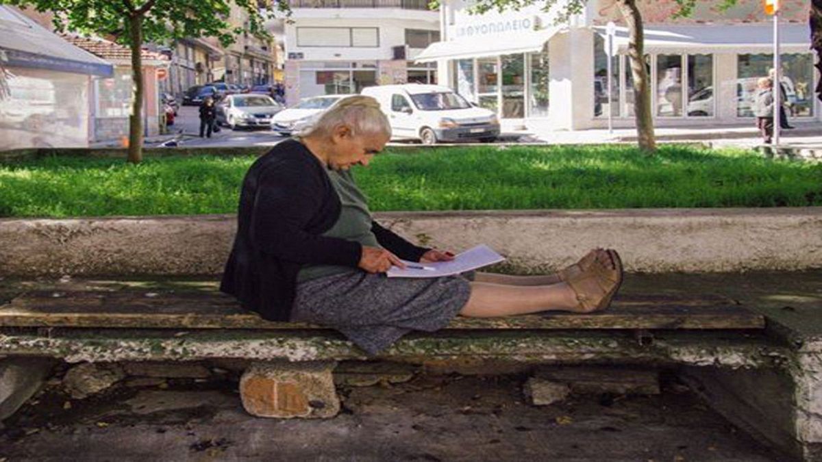 Κοζάνη: Σούπερ γιαγιά 82χρονών αποφοίτησε με 19.6!
