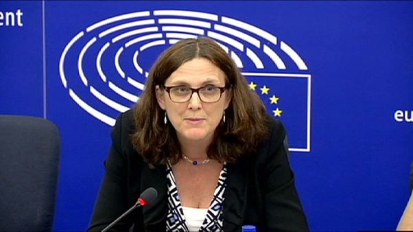 Freihandelsvereinbarung zwischen EU und Kanada: Nationalparlamente sollen entscheiden Freihandelsvereinbarung zwischen EU und Kanada: Nationalparlamente sollen entscheiden