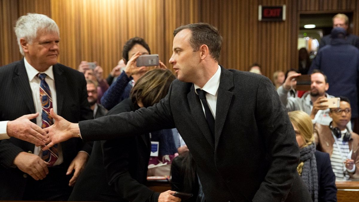 Oscar Pistorius condenado a 6 años de cárcel por el asesinato de su novia