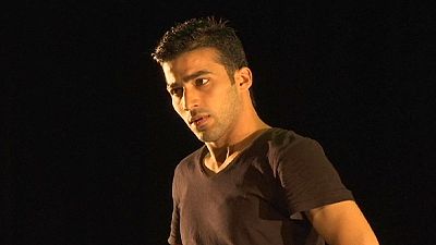 الراقص العراقي عادل فرج أحد ضحايا اعتداءات الكرادة الدامية