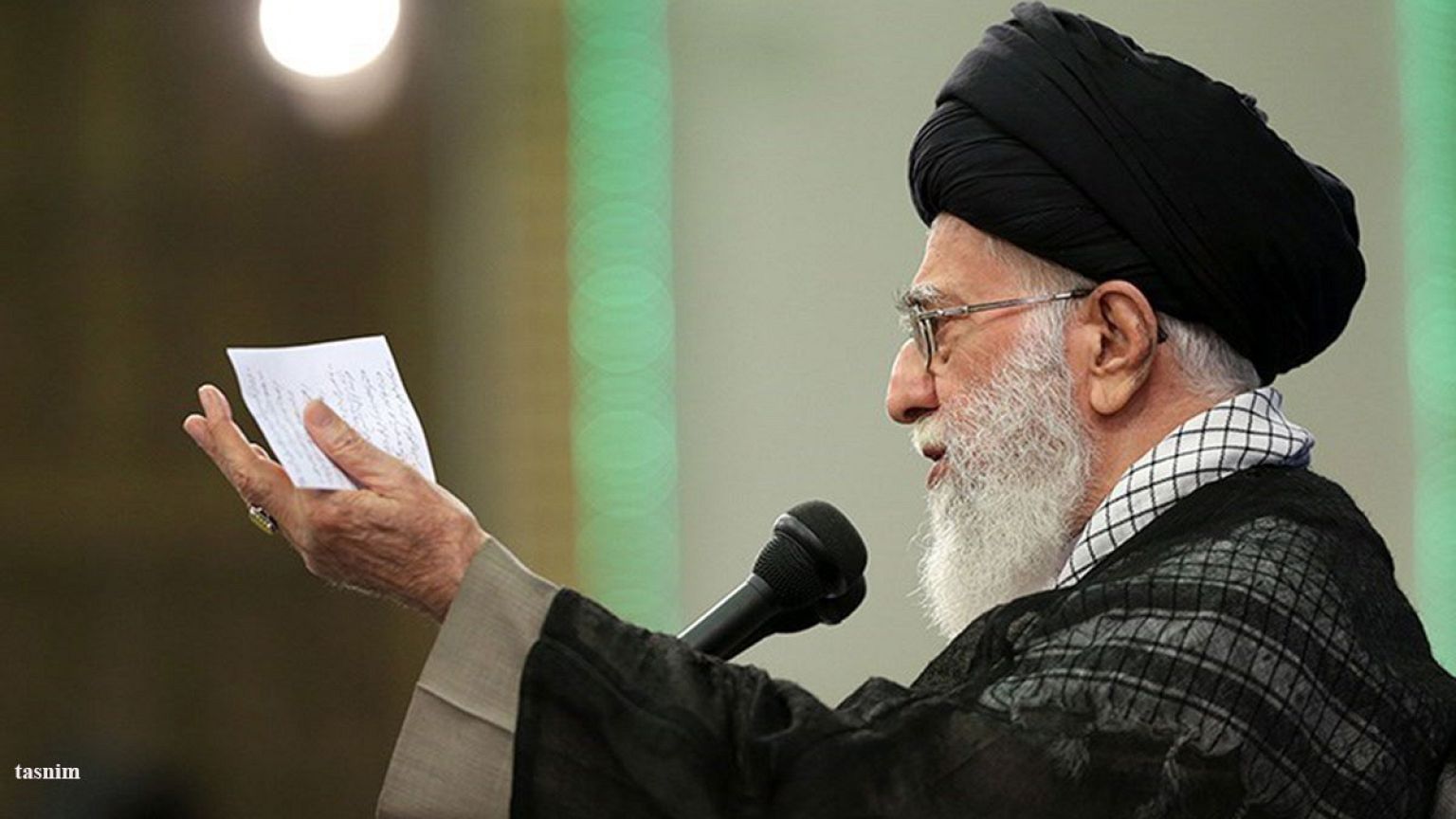 خامنه‌ای: در مسئله‌ بحرین هیچ دخالتی نکرده و نمی‌کنیم
