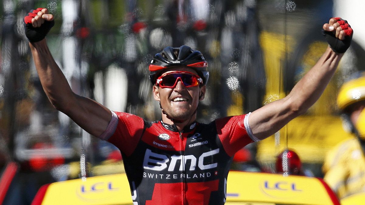 Грег Ван Авермат выиграл пятый этап "Тур-де-Франс" и примерил желтую майку лидера
