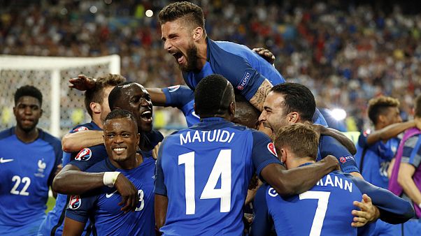 Euro 2016: Στον τελικό η Γαλλία μετά το 2-0 επί της Γερμανίας (vid) Euro 2016: Στον τελικό η Γαλλία μετά το 2-0 επί της Γερμανίας (vid)