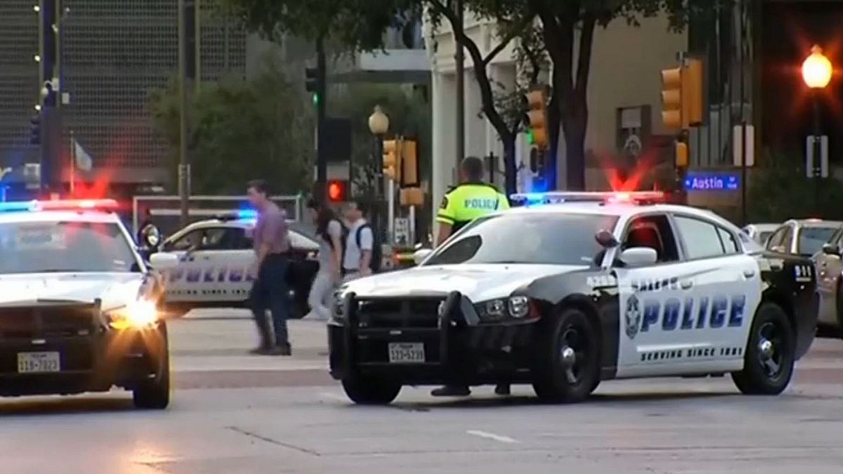 ABD'de sokaklar karıştı: Üç polis öldü