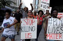 Des milliers d'Américains protestent contre la violence policière