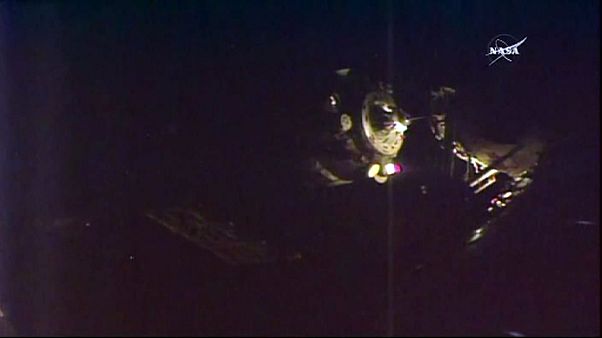 La nave tripulada rusa Soyuz MS-01 se acopla con éxito a la Estación Espacial Internacional La nave tripulada rusa Soyuz MS-01 se acopla con éxito a la Estación Espacial Internacional