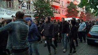 Batalla campal en Berlín en una manifestación en defensa de un edificio ocupado