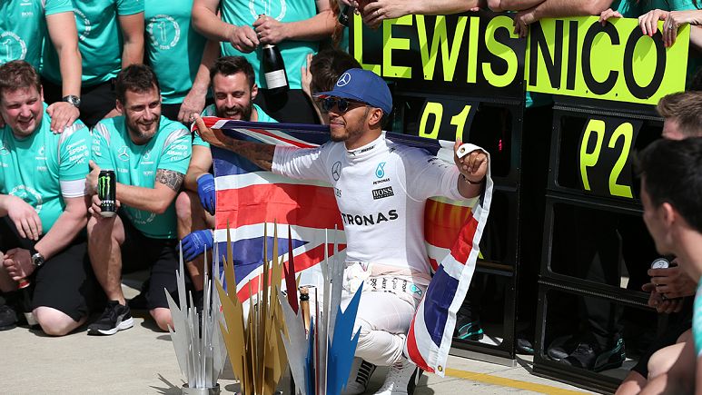 Lewis Hamilton wins his third successive British Grand Prix at Silverstone