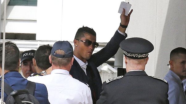 Portugals EM-Helden fliegen mit Eusébio nach Hause Portugals EM-Helden fliegen mit Eusébio nach Hause
