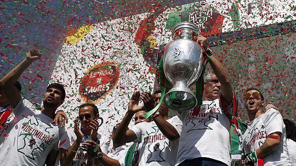 Portogallo: il rientro dei Campioni d'Europa, accolti come eroi Portogallo: il rientro dei Campioni d'Europa, accolti come eroi