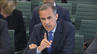 Carney se defiende de haber influido por un no 'brexit' y se dice preparado para más estímulos monetarios