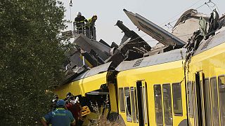 Italie : au moins 20 morts après une collision entre deux trains