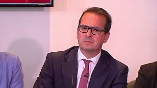 New challenge to Corbyn as Owen Smith launches UK Labour leadership bid