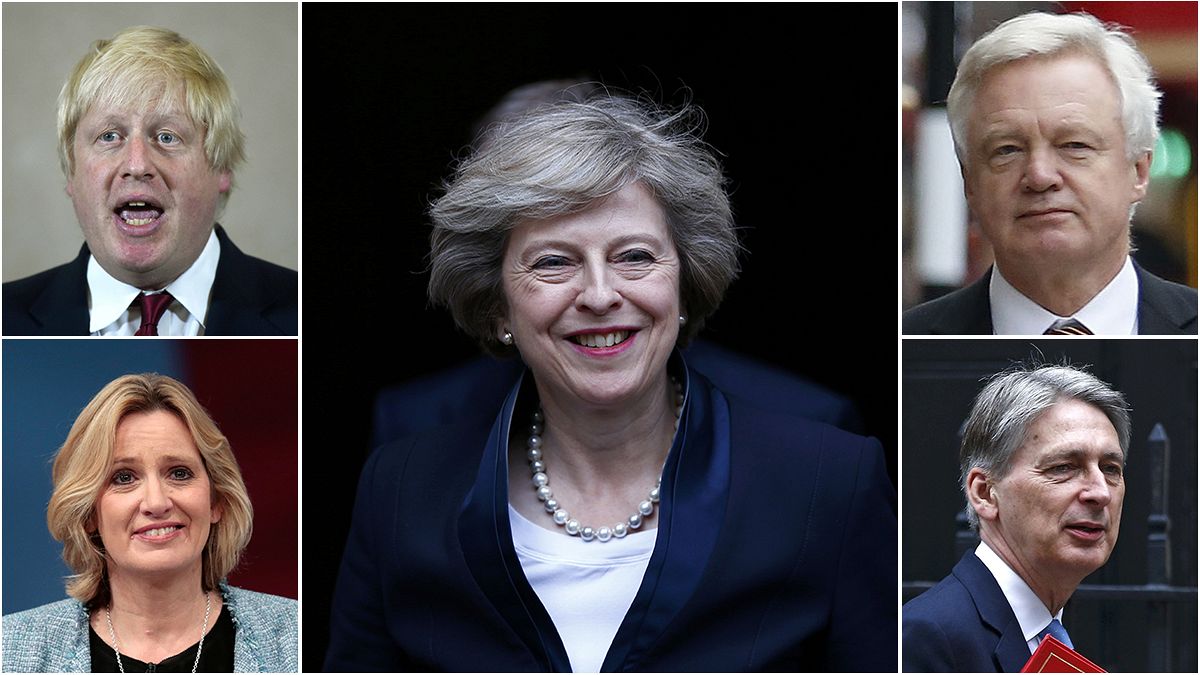 رئيسة الوزراء البريطانية ماي تشكل حكومتها الجديدة مع وزارة خاصة بالتفاوض مع الاتحاد الاوروبي